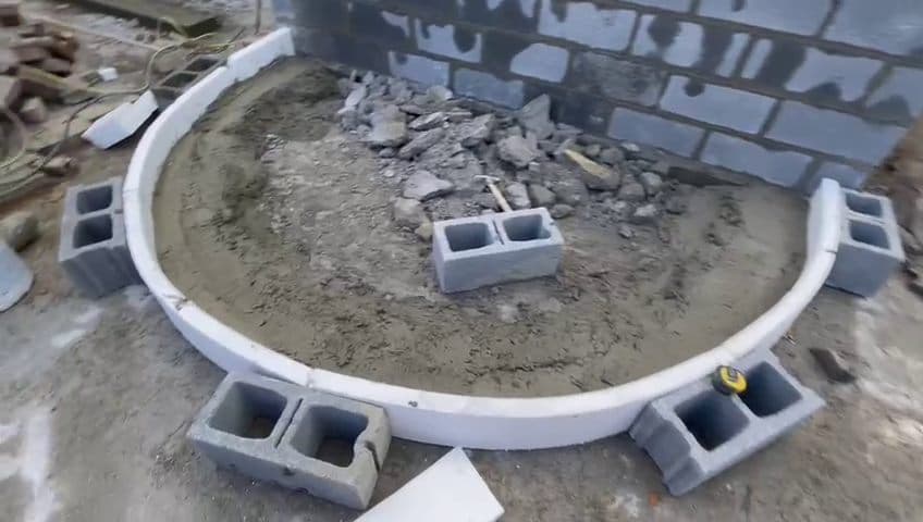 Curved block base formed for the new steps
