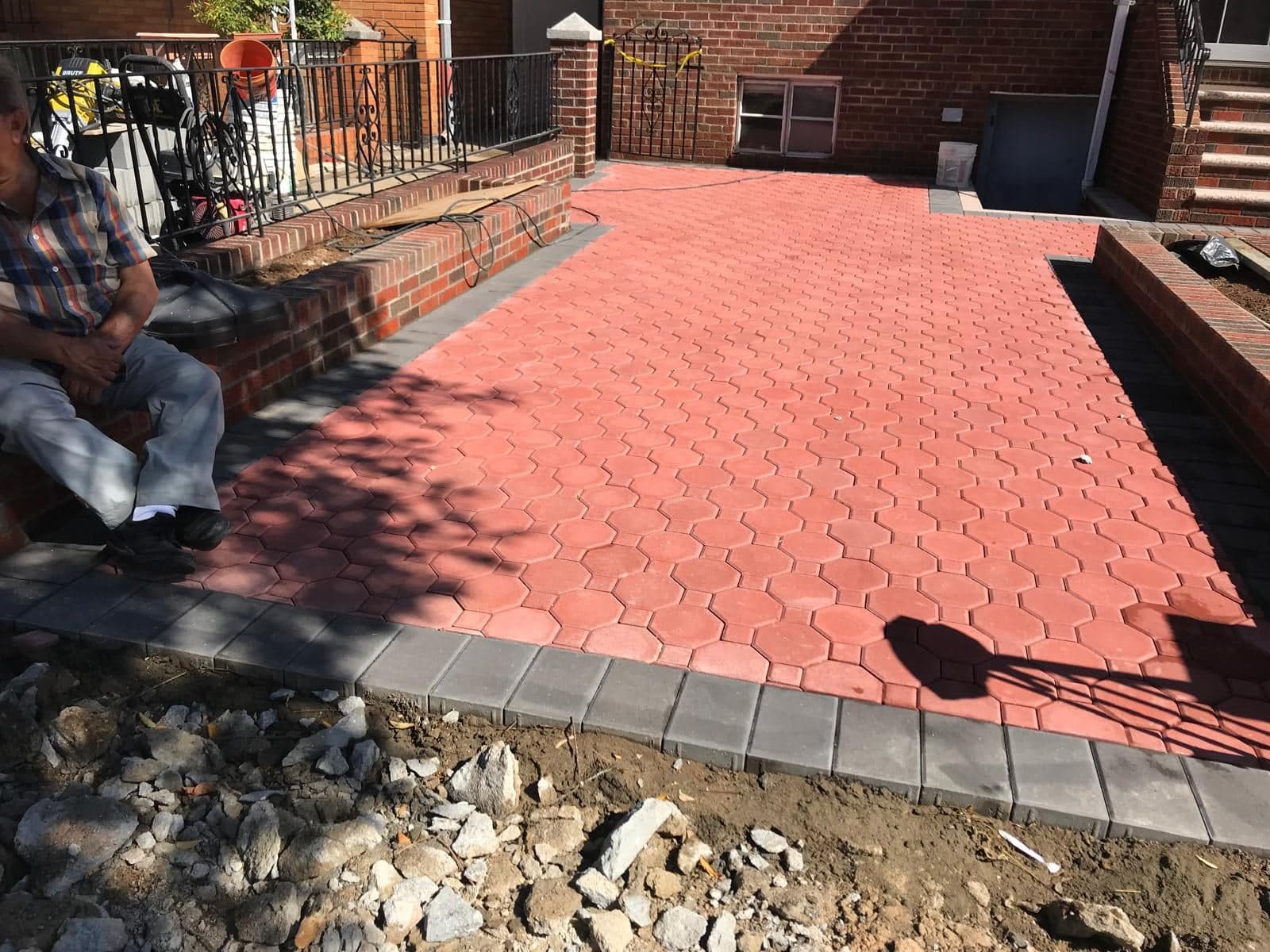 Pavers finished with a grey border